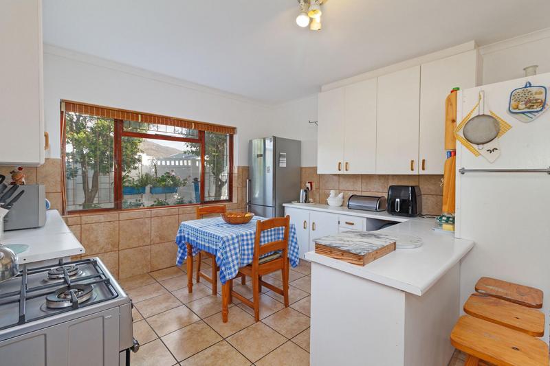 4 Bedroom Property for Sale in Fish Hoek Western Cape